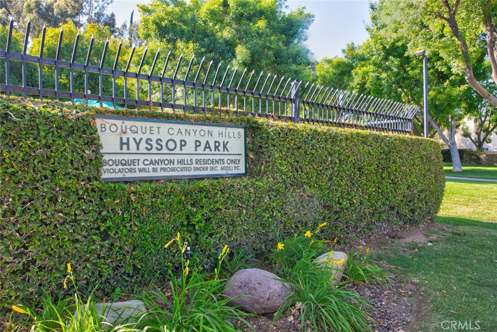 https://media.crmls.org/medias/0e50adb4-0780-4a83-b0a6-1d71a167f4fa.jpg?preset=X-Large