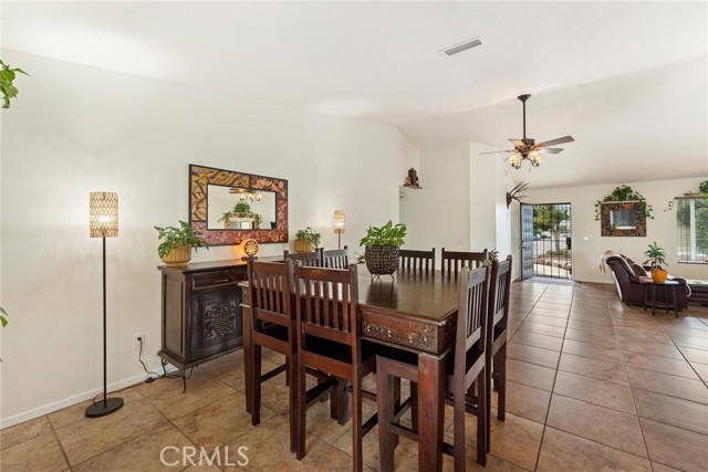 Detail Gallery Image 12 of 26 For 40466 Lockhart Ln, Hemet,  CA 92544 - 3 Beds | 2 Baths