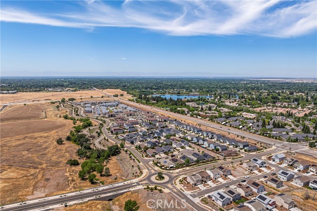 1104 Shumard Oak Way, Chico CA: https://media.crmls.org/medias/0e50e514-bc58-4045-aaf0-b5e5b321a98f.jpg