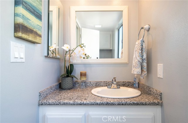 18202 Kingsdale Avenue, Redondo Beach, California 90278, 2 Bedrooms Bedrooms, ,1 BathroomBathrooms,Residential,Sold,Kingsdale,WS22015615