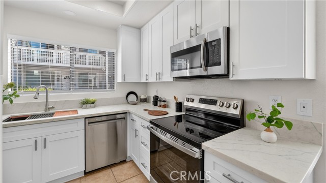 Detail Gallery Image 5 of 42 For 30 Remington, Irvine,  CA 92620 - 2 Beds | 2 Baths