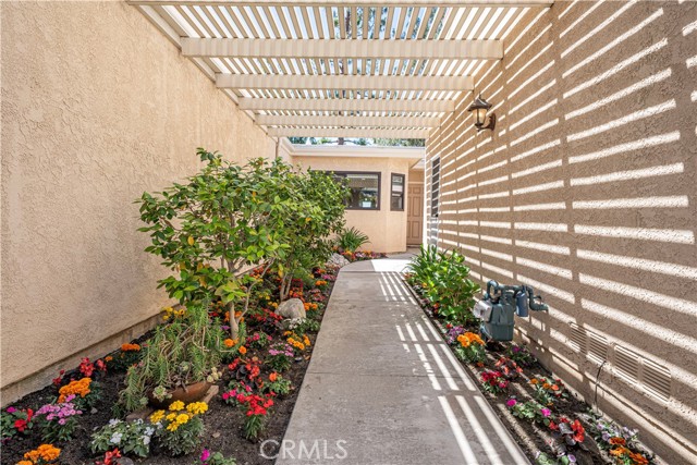 Detail Gallery Image 3 of 49 For 808 Pebble Beach Dr, Upland,  CA 91784 - 2 Beds | 2 Baths