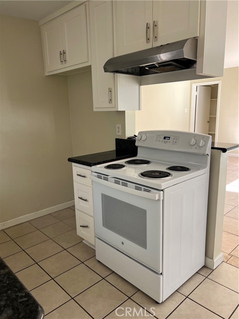 Detail Gallery Image 7 of 13 For 3032 E 5th, Long Beach,  CA 90814 - 2 Beds | 1 Baths