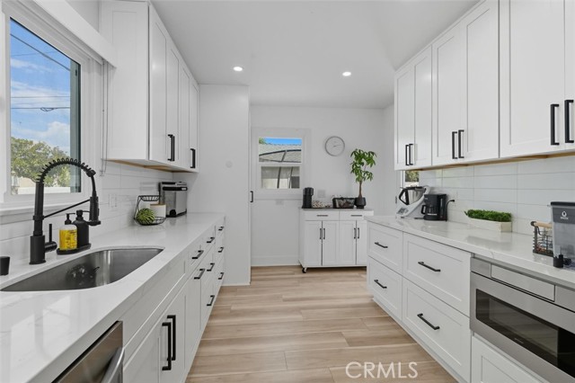 5357 122nd St, Hawthorne CA: https://media.crmls.org/medias/0e524c19-b003-443a-92b3-bb67802bd891.jpg