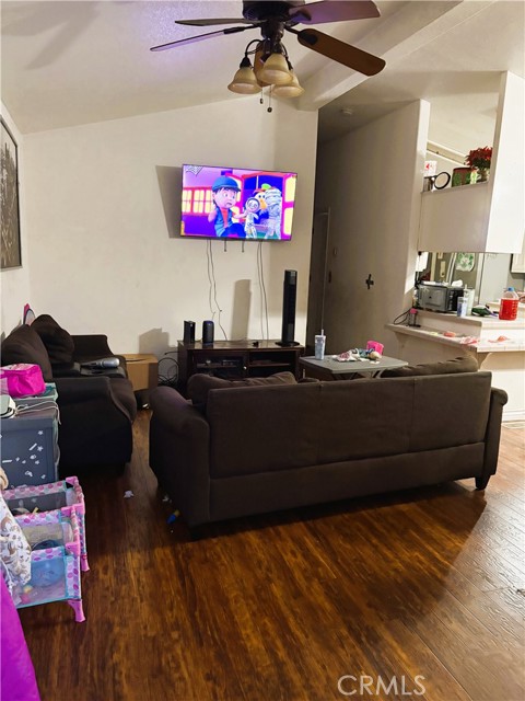 16540 Whittier E Boulevard, Whittier CA: https://media.crmls.org/medias/0e535d87-0a71-409f-afd6-0a2a5552f54d.jpg
