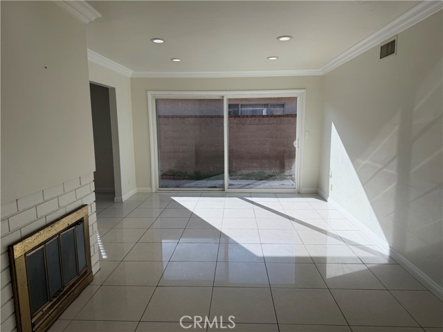 Detail Gallery Image 4 of 8 For 218 N Cooper, Santa Ana,  CA 92703 - 4 Beds | 2 Baths