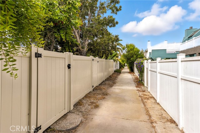 4931 Shoreline Way, Oxnard CA: https://media.crmls.org/medias/0e5426f2-aff8-44c8-a139-24ca13616ca4.jpg