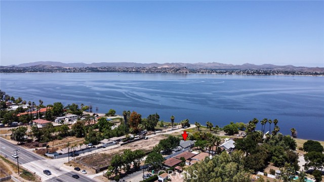 17300 Grand Avenue, Lake Elsinore CA: https://media.crmls.org/medias/0e54a850-612e-49be-b136-576c713bf88e.jpg