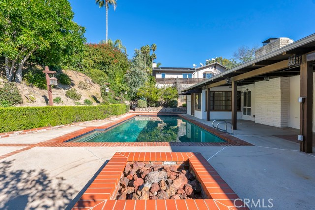 Detail Gallery Image 9 of 53 For 3953 Bon Homme Rd, Calabasas,  CA 91302 - 4 Beds | 3 Baths