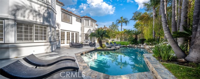 5451 Newcastle Lane, Calabasas CA: https://media.crmls.org/medias/0e5586f4-cd28-49a8-86a5-e24e0280de59.jpg
