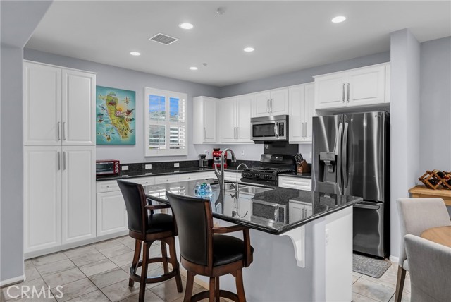 2151 Atlantic Avenue, Long Beach CA: https://media.crmls.org/medias/0e559934-a3fa-492e-9805-fdcfb570535a.jpg