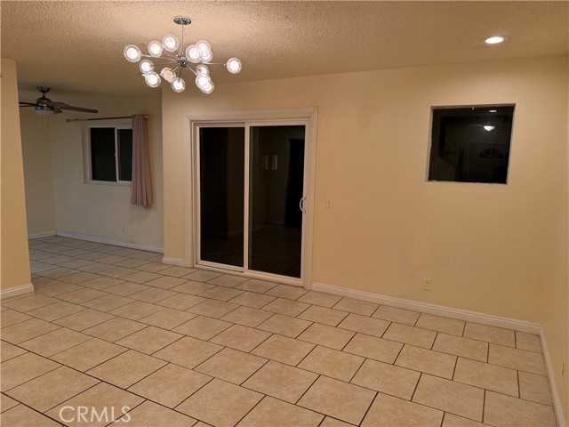 Detail Gallery Image 8 of 21 For 1175 E 9th St, Pomona,  CA 91766 - 3 Beds | 2/1 Baths