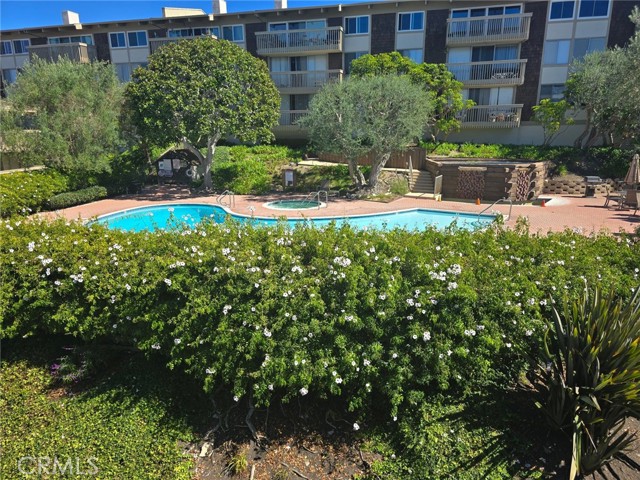 6542 OCEAN CREST Drive, Rancho Palos Verdes CA: https://media.crmls.org/medias/0e55ece7-ead7-48f9-a8cc-95cc2bbbd774.jpg