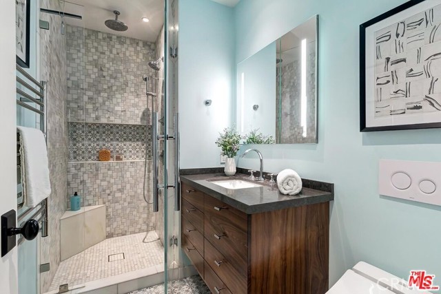 Detail Gallery Image 21 of 29 For 384 N Bonhill Rd, Los Angeles,  CA 90049 - 3 Beds | 3/2 Baths