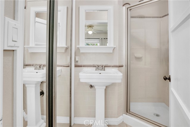 Detail Gallery Image 19 of 42 For 1343 N Whitnall Hwy, Burbank,  CA 91505 - 3 Beds | 2 Baths