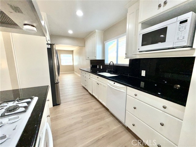 Detail Gallery Image 19 of 75 For 2331 E Adams Ave, Orange,  CA 92867 - 5 Beds | 4 Baths