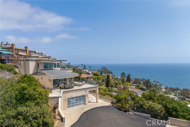 900 Gainsborough Drive, Laguna Beach CA: https://media.crmls.org/medias/0e5915c1-0c29-470c-a6d3-ec13afa97cc1.jpg