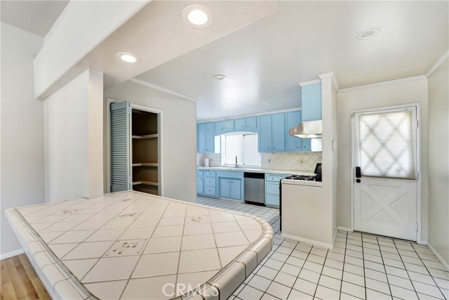 Detail Gallery Image 4 of 15 For 8547 Keokuk Ave, Winnetka,  CA 91306 - 4 Beds | 2 Baths
