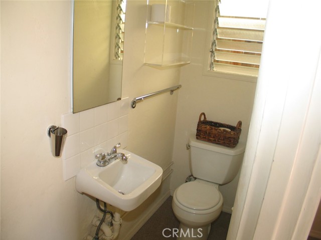 Detail Gallery Image 15 of 16 For 1610 Park Ave, Newport Beach,  CA 92662 - 3 Beds | 2 Baths