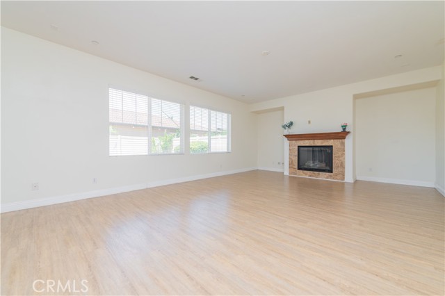 6851 Tourmaline Drive, Eastvale CA: https://media.crmls.org/medias/0e5a4510-8550-4dd7-bb6d-6b9d4f6b6df8.jpg