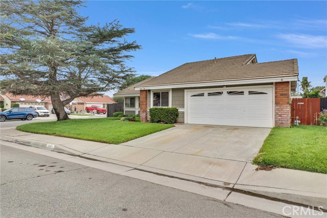 Detail Gallery Image 2 of 28 For 3901 San Lorenzo River, Ontario,  CA 91761 - 4 Beds | 2 Baths