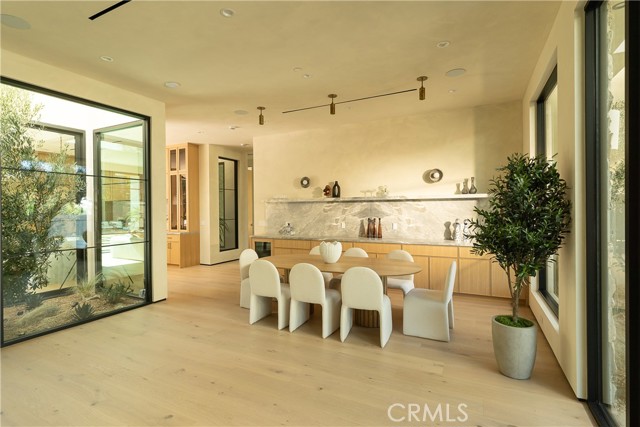 Detail Gallery Image 19 of 36 For 23340 Collins, Woodland Hills,  CA 91367 - 4 Beds | 4/1 Baths