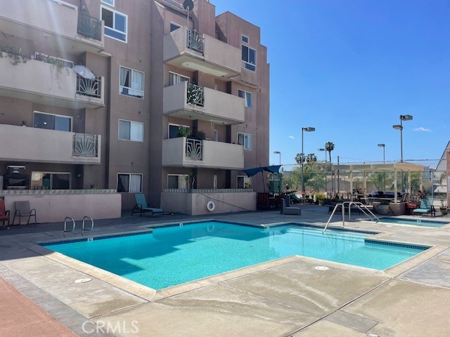 450 E 4th Street #304