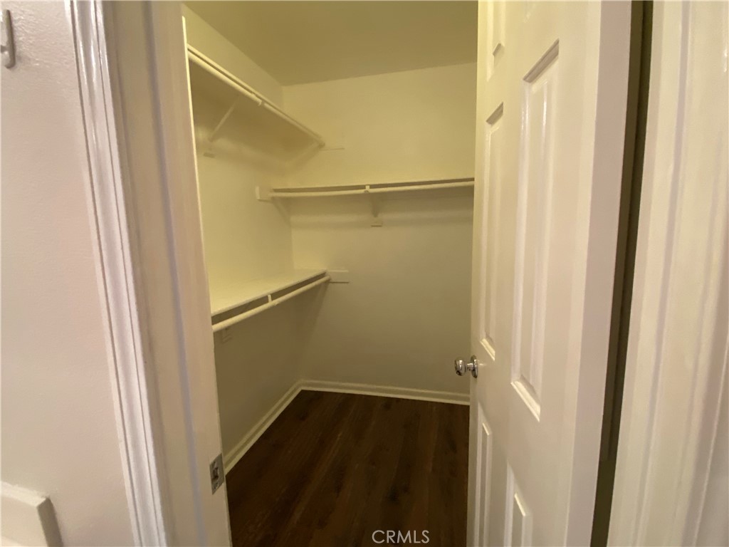 https://media.crmls.org/medias/0e5b47c8-428d-4076-9536-7ccec6f55618.jpg?preset=X-Large