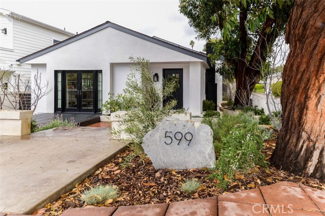 599 35th Street, Manhattan Beach, California 90266, 3 Bedrooms Bedrooms, ,2 BathroomsBathrooms,Residential,Sold,35th,SB17007152