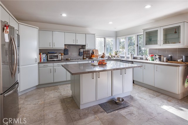 Detail Gallery Image 5 of 17 For 548 Agate St, Laguna Beach,  CA 92651 - 3 Beds | 3 Baths