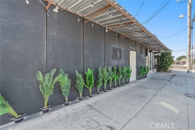  Commercial for Sale in Sun Valley, California