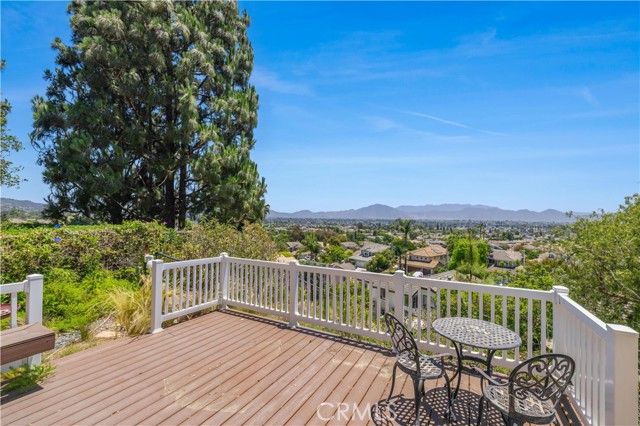 685 Vista Coto Verde, Camarillo CA: https://media.crmls.org/medias/0e5bd74e-5334-45d7-92d5-54ae6a089d3d.jpg