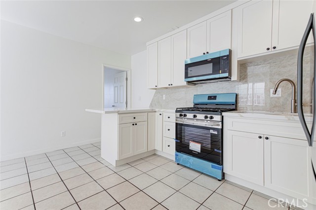 7406 Radford, 2 photo 10