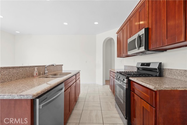 Detail Gallery Image 12 of 53 For 15246 Diamond Rd, Victorville,  CA 92394 - 4 Beds | 3 Baths