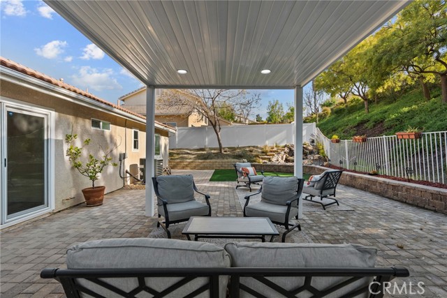 Detail Gallery Image 33 of 37 For 26515 Cresthaven Cir, Canyon Country,  CA 91351 - 3 Beds | 2 Baths