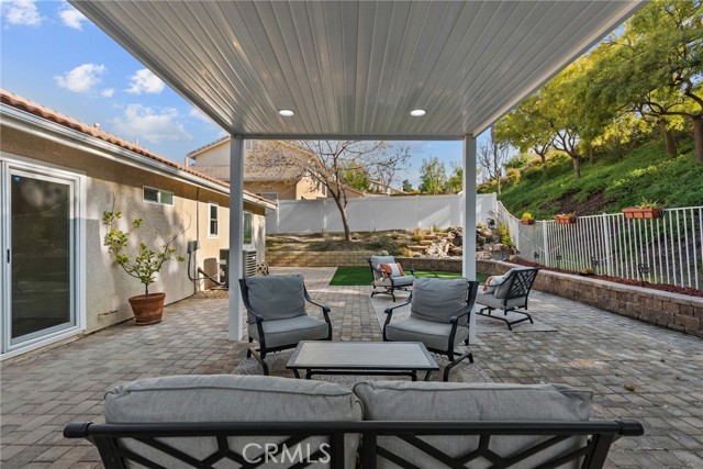 Detail Gallery Image 33 of 37 For 26515 Cresthaven Cir, Canyon Country,  CA 91351 - 3 Beds | 2 Baths