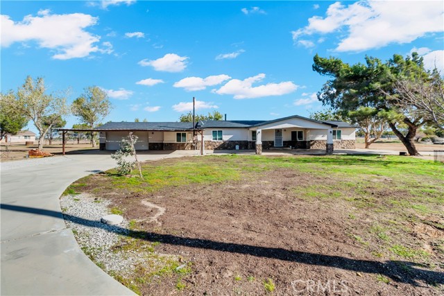 Detail Gallery Image 2 of 51 For 9888 Trinity, Oak Hills,  CA 92344 - 6 Beds | 2 Baths