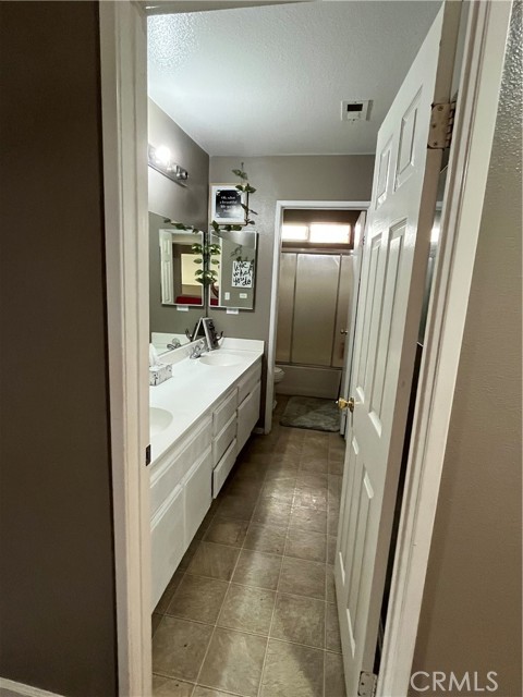 3329 Spruce Street, Lake Elsinore CA: https://media.crmls.org/medias/0e5e3905-363a-4ad0-b768-0429c1935638.jpg