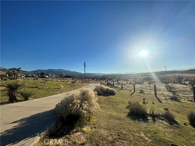 Detail Gallery Image 7 of 58 For 19574 Happy Valley, Apple Valley,  CA 92308 - 4 Beds | 3/1 Baths