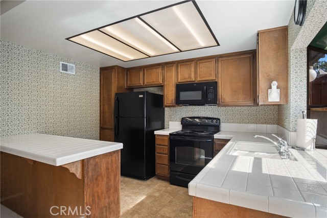 Detail Gallery Image 13 of 34 For 2180 Mount Shasta, San Pedro,  CA 90732 - 2 Beds | 3 Baths