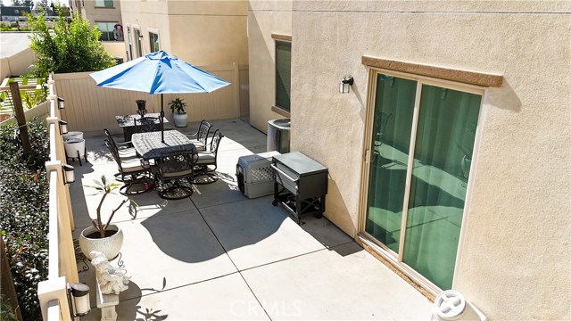 Detail Gallery Image 3 of 25 For 467 N Pinewood, Rialto,  CA 92376 - 4 Beds | 3 Baths