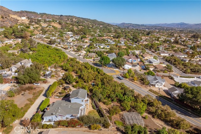 2102 Buena Vista Drive, Camarillo CA: https://media.crmls.org/medias/0e5f6b5d-bb35-425a-bd48-a9ec18891474.jpg