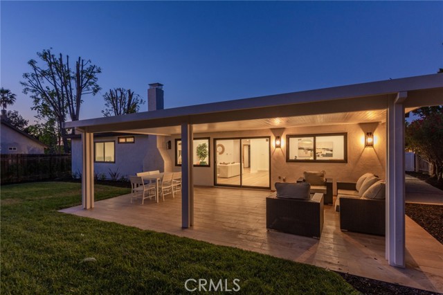 876 Ballina Court, Newbury Park CA: https://media.crmls.org/medias/0e5fa659-e942-4d38-9e0d-d68d5bcd4012.jpg