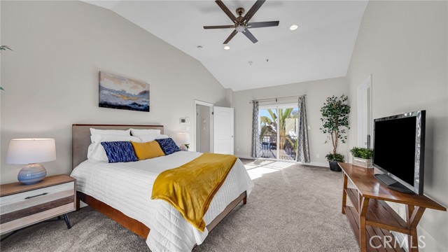 Detail Gallery Image 13 of 28 For 2723 Carnegie Ln a,  Redondo Beach,  CA 90278 - 3 Beds | 2/1 Baths