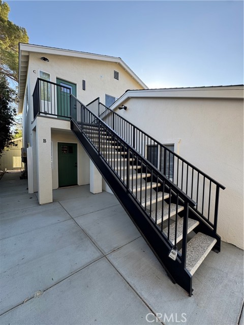 Detail Gallery Image 1 of 2 For 1336 Calle Tulipan #C,  Thousand Oaks,  CA 91360 - 2 Beds | 2 Baths