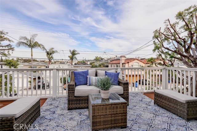 1723 Stanford Avenue, Redondo Beach, California 90278, 3 Bedrooms Bedrooms, ,1 BathroomBathrooms,Residential,Sold,Stanford Avenue,SB22001387