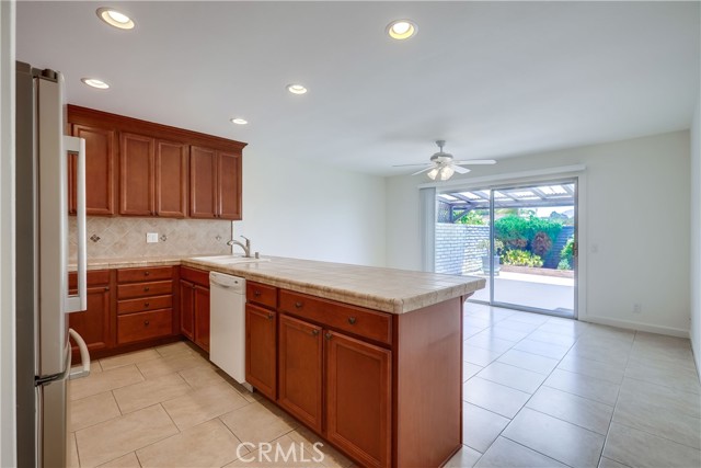 32146 Paseo Sanchez, San Juan Capistrano CA: https://media.crmls.org/medias/0e6081ab-5be1-4ebb-afa9-b3c2d76c5e0f.jpg