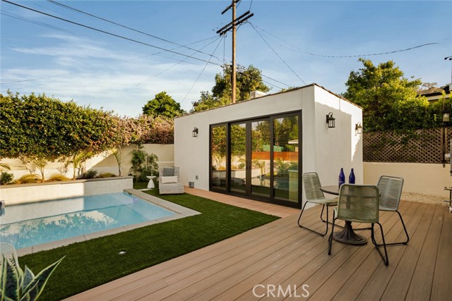 2334 Glover Place, Los Angeles CA: https://media.crmls.org/medias/0e60b1db-3572-4df5-92d3-eff1fe99df30.jpg