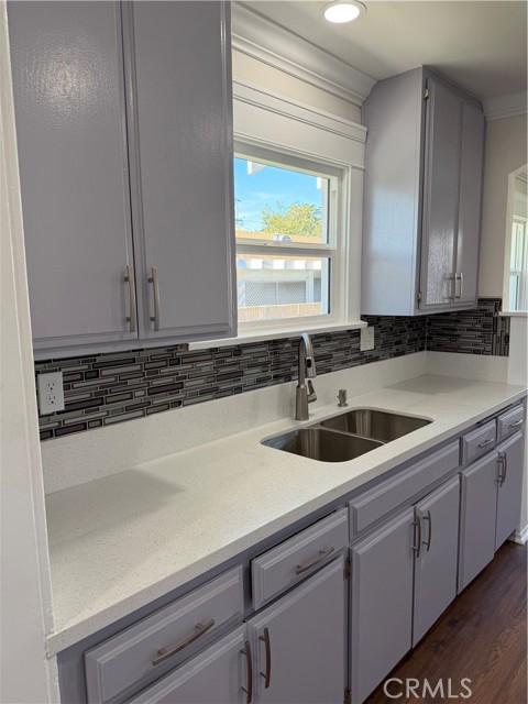 Detail Gallery Image 5 of 22 For 1305 E 17th, Long Beach,  CA 90813 - 2 Beds | 1 Baths