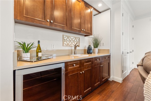 Detail Gallery Image 12 of 74 For 1077 10th St, Hermosa Beach,  CA 90254 - 4 Beds | 3/1 Baths